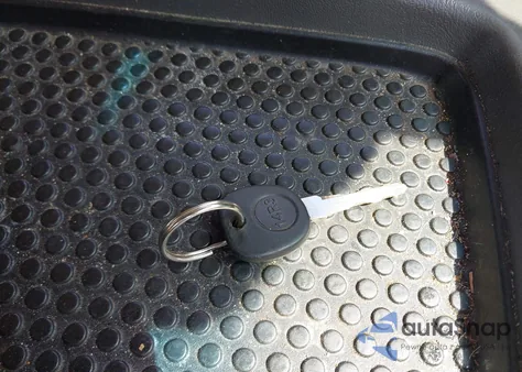 2004 Chevrolet Avalanche 1500 из США, поврежденный, VIN 3GNEC12T14G126533